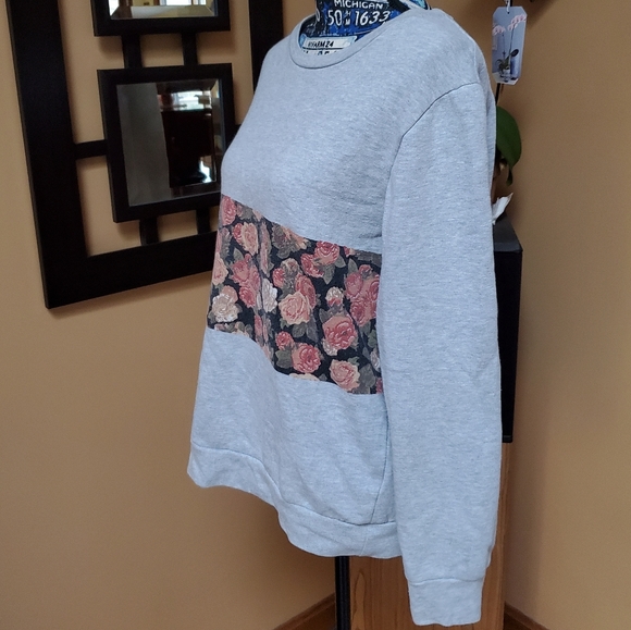 GRAY SWEATSHIRT WITH FLORAL STRIPE - Picture 7 of 8